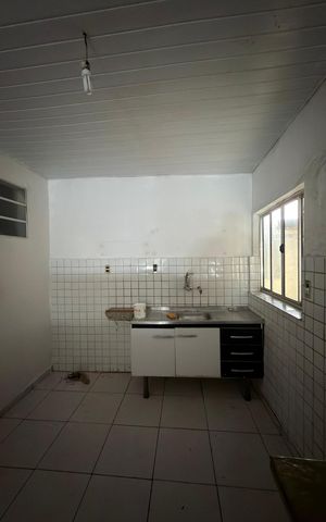 Casa à venda com 100m², 2 quartos e 2 vagasCozinha 