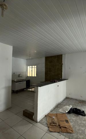 Casa à venda com 100m², 2 quartos e 2 vagasSala