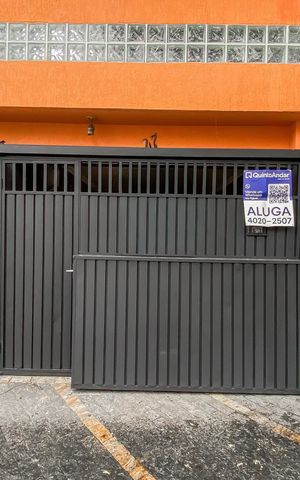 Casa para alugar com 80m², 2 quartos e sem vaga Casa para alugar com 80m², 2 quartos e sem vagaFachada
