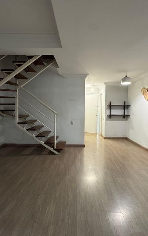 Casa de condomínio à venda com 120m², 3 quartos e 2 vagas Casa de condomínio à venda com 120m², 3 quartos e 2 vagasSala