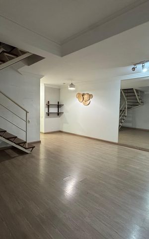Casa de condomínio à venda com 120m², 3 quartos e 2 vagas Casa de condomínio à venda com 120m², 3 quartos e 2 vagasSala