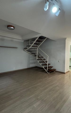Casa de condomínio à venda com 120m², 3 quartos e 2 vagas Casa de condomínio à venda com 120m², 3 quartos e 2 vagasSala