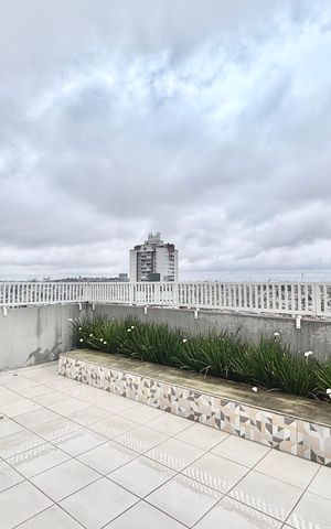 Apartamento à venda com 27m², 1 quarto e sem vaga Apartamento à venda com 27m², 1 quarto e sem vagaÁrea comum - Piscina
