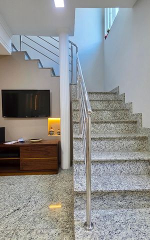 Casa para alugar com 360m², 3 quartos e 4 vagasEscadas 