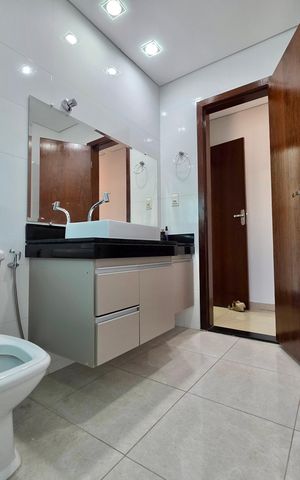 Casa para alugar com 360m², 3 quartos e 4 vagasBanheiro da Suíte 1