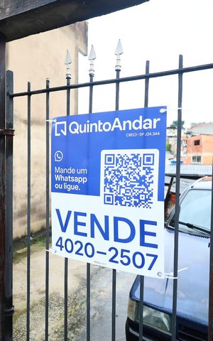 Casa à venda com 75m², 3 quartos e 4 vagasFachada