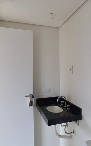 Apartamento à venda com 47m², 2 quartos e 1 vaga Apartamento à venda com 47m², 2 quartos e 1 vagaBanheiro