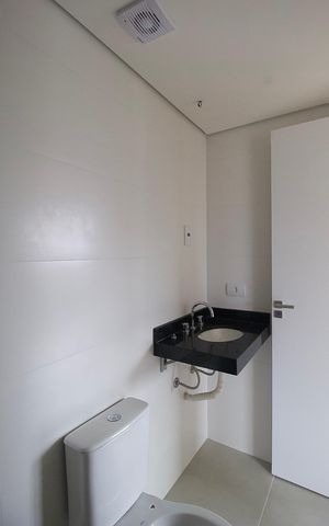 Apartamento à venda com 50m², 2 quartos e 2 vagas Apartamento à venda com 50m², 2 quartos e 2 vagasBanheiro