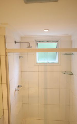 Apartamento à venda com 90m², 2 quartos e 2 vagasBanheiro da Suíte 1