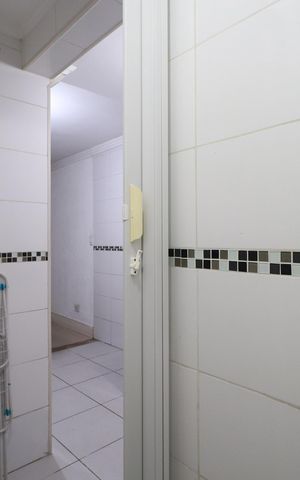 Casa para alugar com 114m², 2 quartos e 1 vaga Casa para alugar com 114m², 2 quartos e 1 vagaBanheiro Social