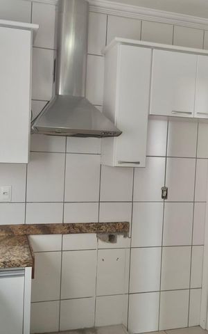 Apartamento para alugar com 170m², 4 quartos e 4 vagas Apartamento para alugar com 170m², 4 quartos e 4 vagasCozinha e Área de Serviço