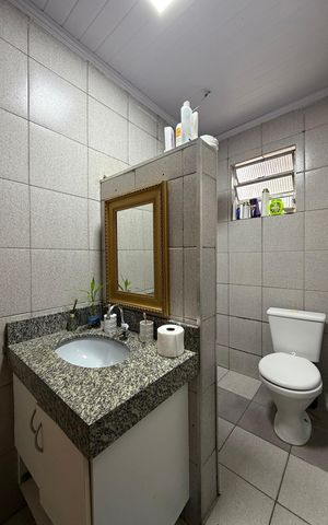 Casa à venda com 65m², 3 quartos e sem vaga Casa à venda com 65m², 3 quartos e sem vagaBanheiro social 2