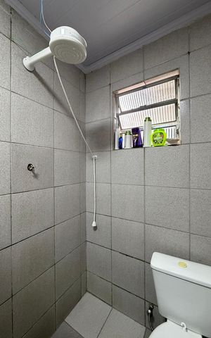 Casa à venda com 65m², 3 quartos e sem vaga Casa à venda com 65m², 3 quartos e sem vagaBanheiro social 2