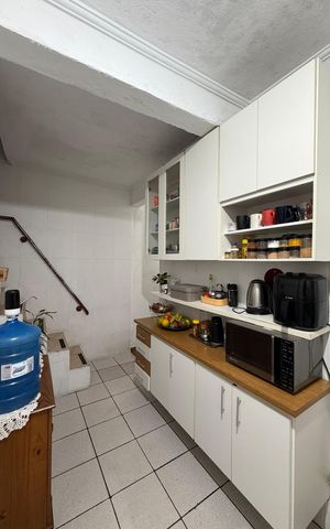 Casa à venda com 65m², 3 quartos e sem vaga Casa à venda com 65m², 3 quartos e sem vagaCozinha