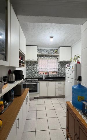 Casa à venda com 65m², 3 quartos e sem vaga Casa à venda com 65m², 3 quartos e sem vagaCozinha