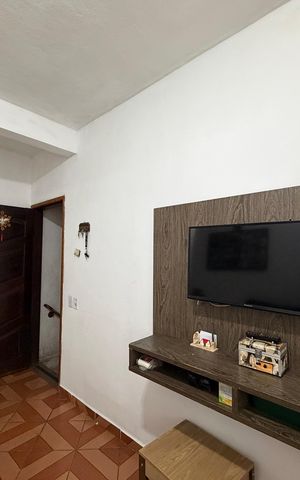 Casa à venda com 65m², 3 quartos e sem vaga Casa à venda com 65m², 3 quartos e sem vagaSala