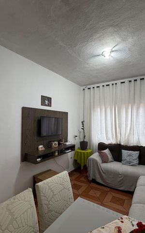 Casa à venda com 65m², 3 quartos e sem vaga Casa à venda com 65m², 3 quartos e sem vagaSala