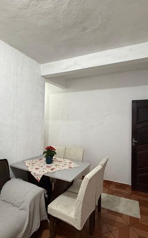 Casa à venda com 65m², 3 quartos e sem vaga Casa à venda com 65m², 3 quartos e sem vagaSala