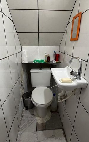 Casa à venda com 65m², 3 quartos e sem vaga Casa à venda com 65m², 3 quartos e sem vagaBanheiro social 1