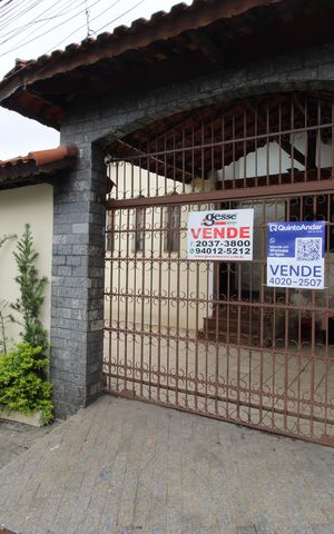 Casa à venda com 250m², 3 quartos e 2 vagasFachada