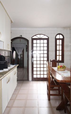 Casa à venda com 250m², 3 quartos e 2 vagasCozinha