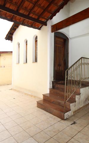 Casa à venda com 250m², 3 quartos e 2 vagasQuintal