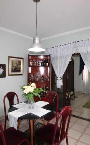 Casa à venda com 250m², 3 quartos e 2 vagasSala de jantar