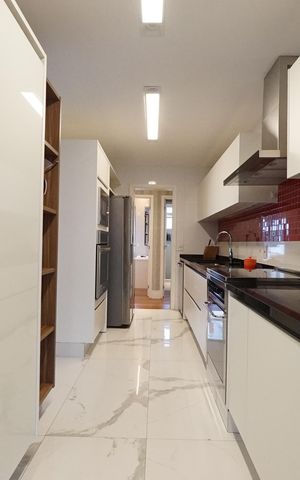 Apartamento à venda com 226m², 4 quartos e 4 vagasCozinha