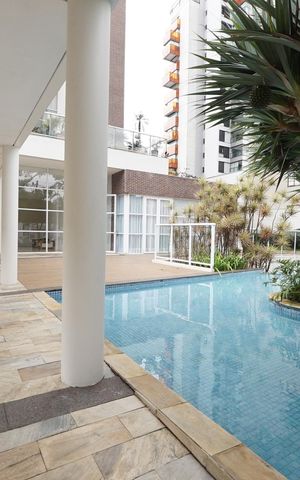 Apartamento à venda com 226m², 4 quartos e 4 vagasEntrada
