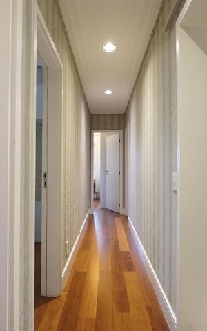 Apartamento à venda com 226m², 4 quartos e 4 vagasCorredor