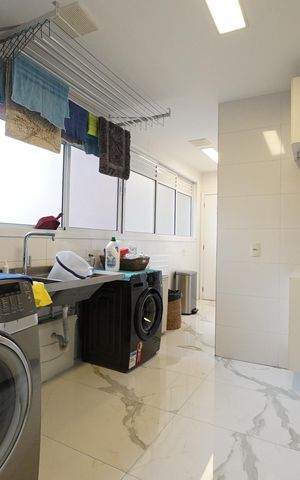 Apartamento à venda com 226m², 4 quartos e 4 vagasÁrea de Serviço