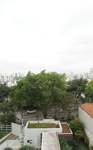 Apartamento à venda com 226m², 4 quartos e 4 vagasVista
