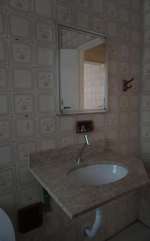 Casa à venda com 73m², 2 quartos e 2 vagasBanheiro