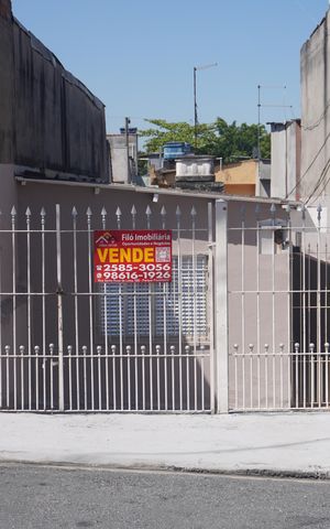 Casa à venda com 73m², 2 quartos e 2 vagasFachada