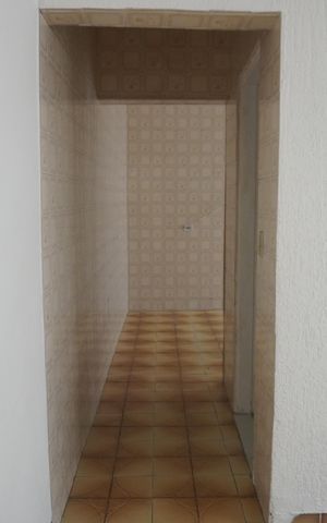 Casa à venda com 73m², 2 quartos e 2 vagasCorredor