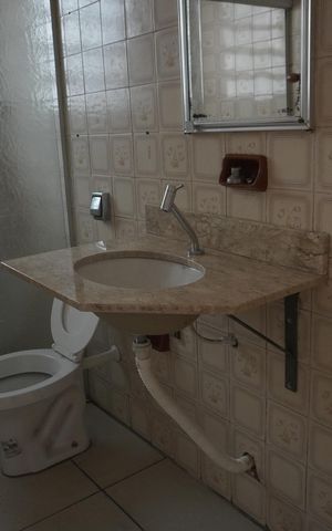 Casa à venda com 73m², 2 quartos e 2 vagasBanheiro