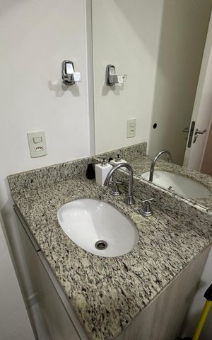 Apartamento à venda com 65m², 2 quartos e 1 vaga Apartamento à venda com 65m², 2 quartos e 1 vagaBanheiro Social