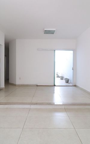 Casa para alugar com 250m², 3 quartos e 2 vagasSala