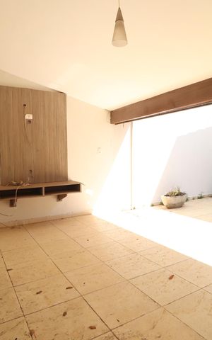 Casa para alugar com 250m², 3 quartos e 2 vagasVaranda