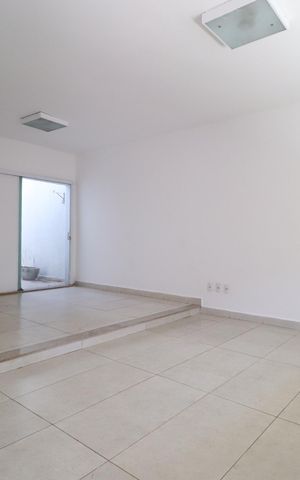 Casa para alugar com 250m², 3 quartos e 2 vagasSala