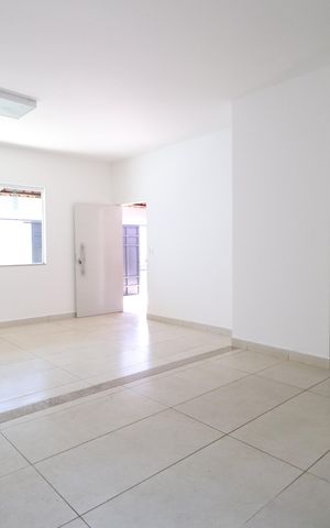 Casa para alugar com 250m², 3 quartos e 2 vagasSala