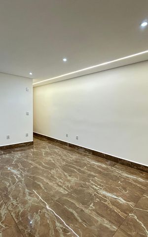 Apartamento à venda com 130m², 2 quartos e 1 vaga Apartamento à venda com 130m², 2 quartos e 1 vagaSala