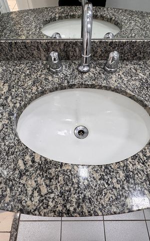 Apartamento para alugar com 72m², 2 quartos e 2 vagas Apartamento para alugar com 72m², 2 quartos e 2 vagasBanheiro Social