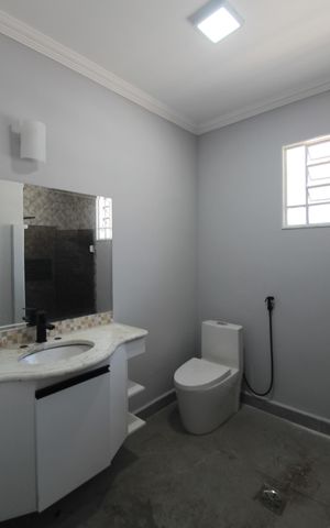 Casa à venda com 360m², 6 quartos e 4 vagasBanheiro Social