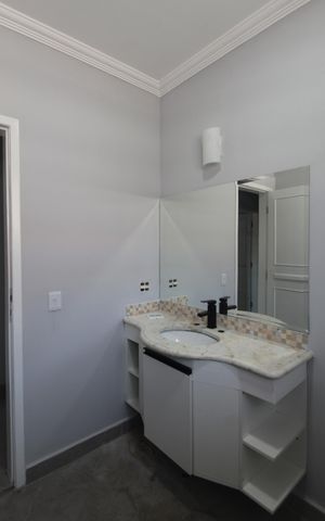 Casa à venda com 360m², 6 quartos e 4 vagasBanheiro Social