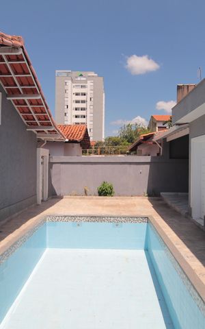 Casa à venda com 360m², 6 quartos e 4 vagasPiscina