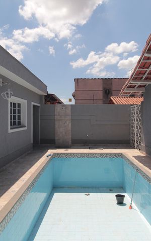 Casa à venda com 360m², 6 quartos e 4 vagasPiscina