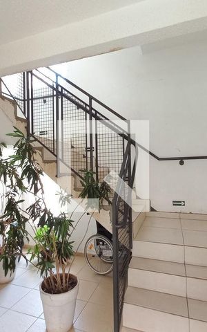 Apartamento para alugar com 50m², 2 quartos e 1 vaga Apartamento para alugar com 50m², 2 quartos e 1 vagaEscada