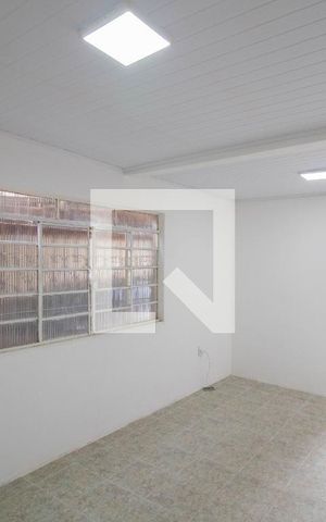 Casa à venda com 352m², 6 quartos e 2 vagas Casa à venda com 352m², 6 quartos e 2 vagasCasa 2- Sala