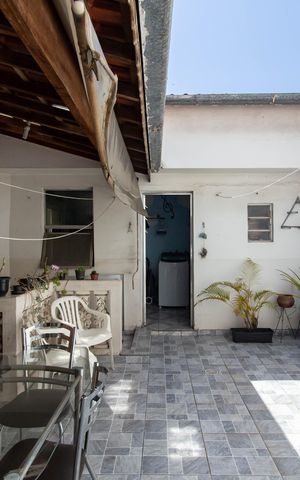 Casa à venda com 140m², 2 quartos e 2 vagas